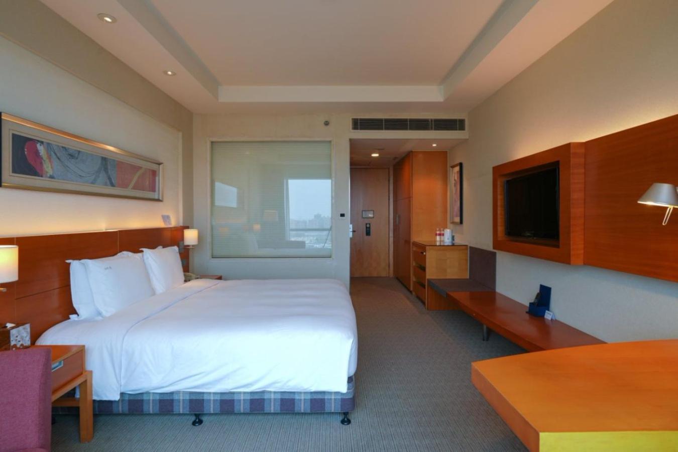 Holiday Inn Shanghai Pudong Kangqiao By Ihg - Free Shuttle Bus To Disney Land, Ins Swimming Pool Exterior foto